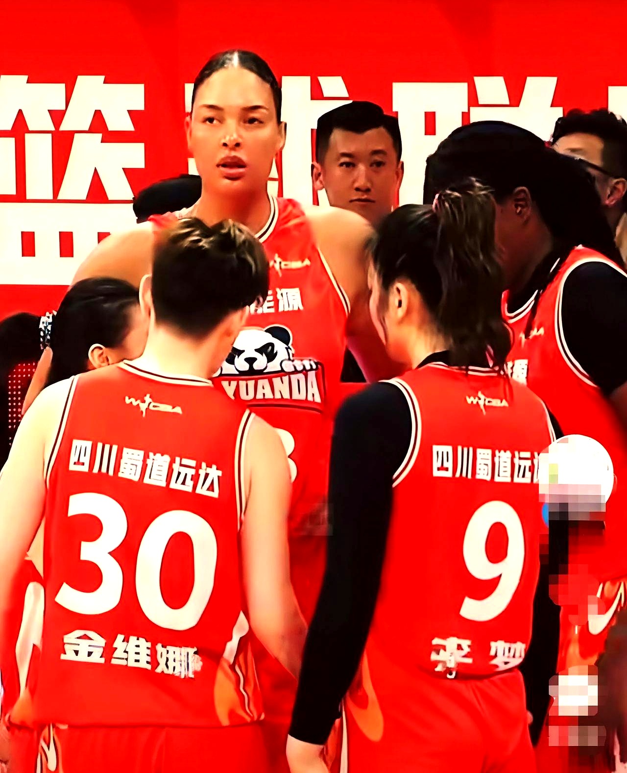 易胜博体育-成都女篮再次运筹帷幄，发挥出色获得胜利