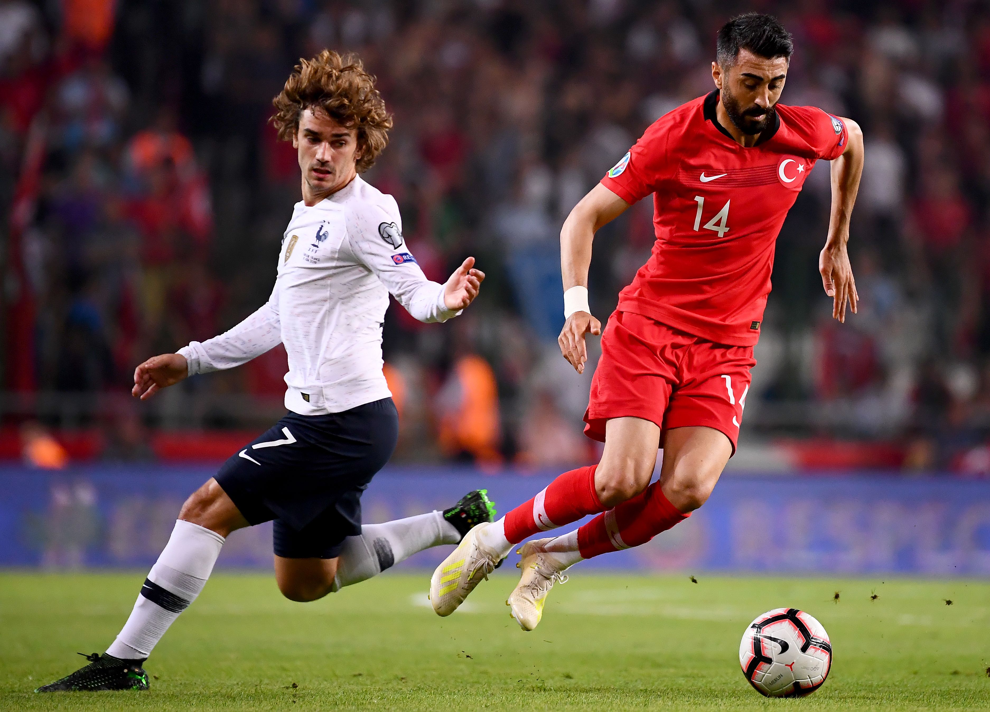 捷克客负苏格兰，欧预赛首轮未能掀起热潮